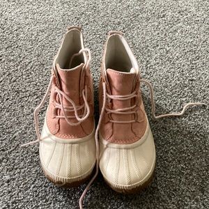 Sorel Duck boots size 9